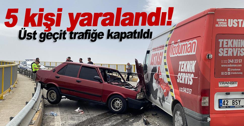 Karaman'da üst geçitte minibüs ile otomobil çarpıştı 5 kişi yaralandı